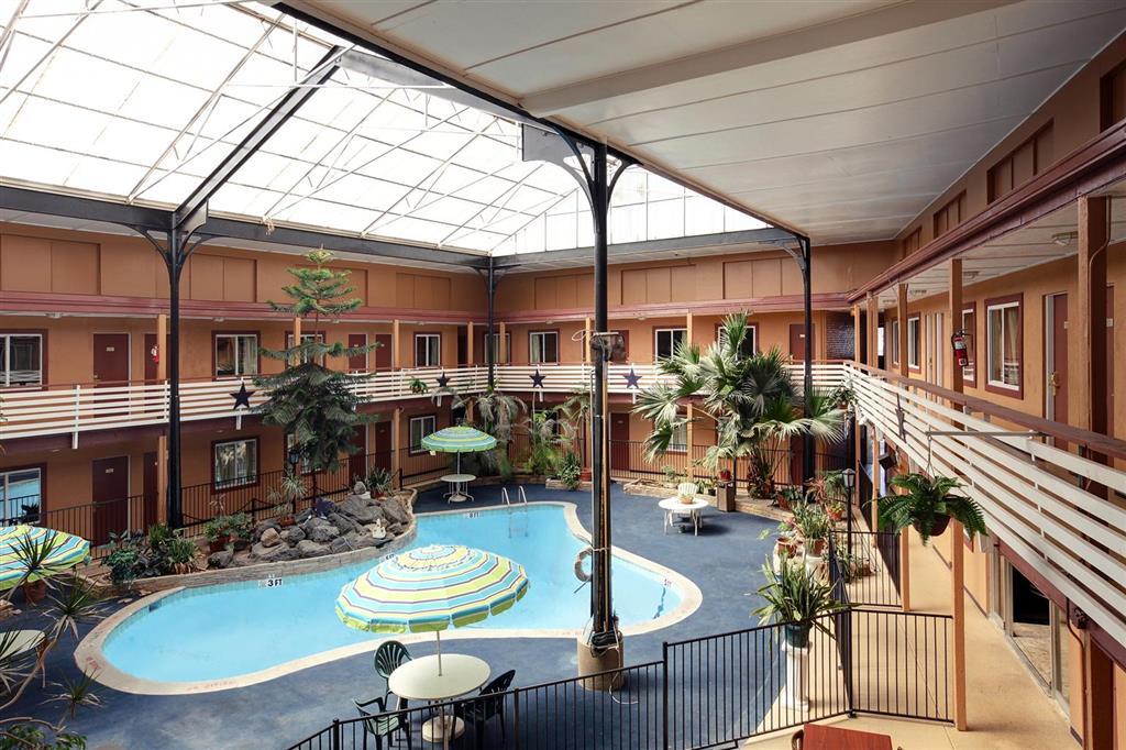 Budget Host Inn Arlington Facilities photo
